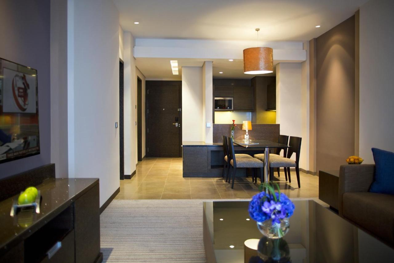 Four Points By Sheraton Al Ain Exteriör bild A typical apartment interior
