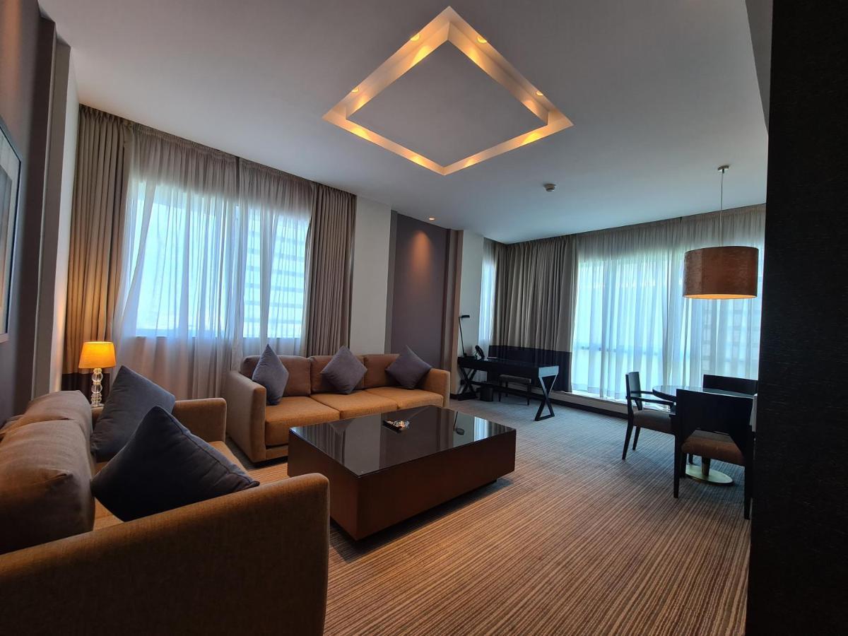 Four Points By Sheraton Al Ain Exteriör bild A suite at the hotel