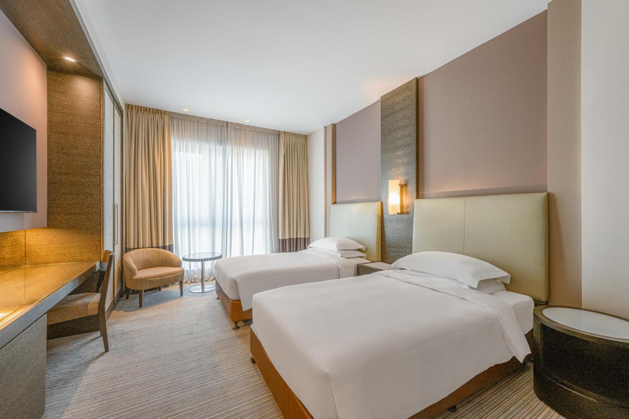 Four Points By Sheraton Al Ain Exteriör bild Deluxe Room