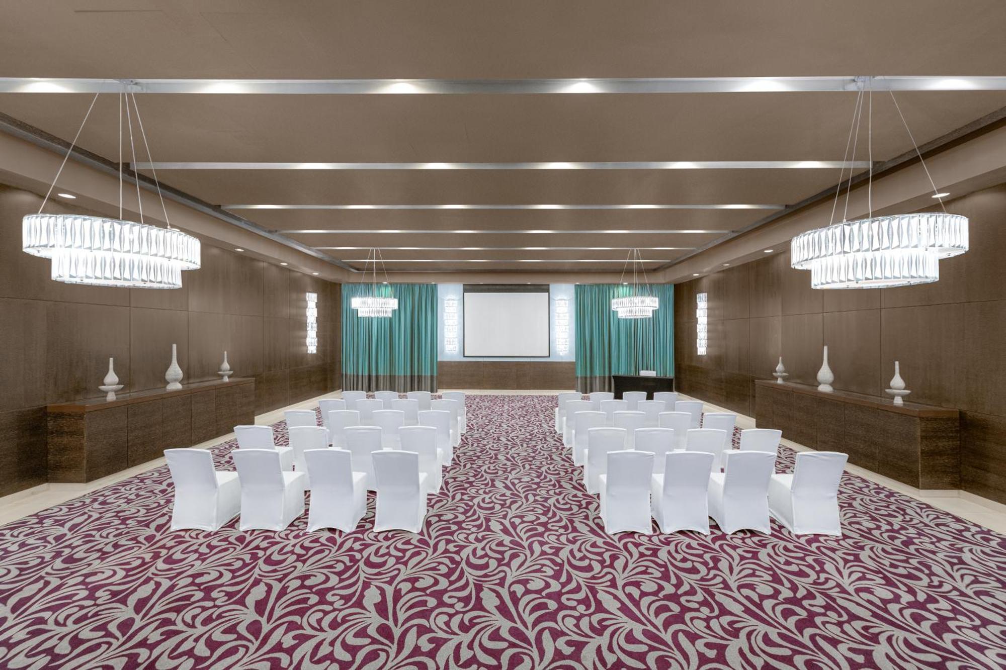 Four Points By Sheraton Al Ain Exteriör bild The ballroom