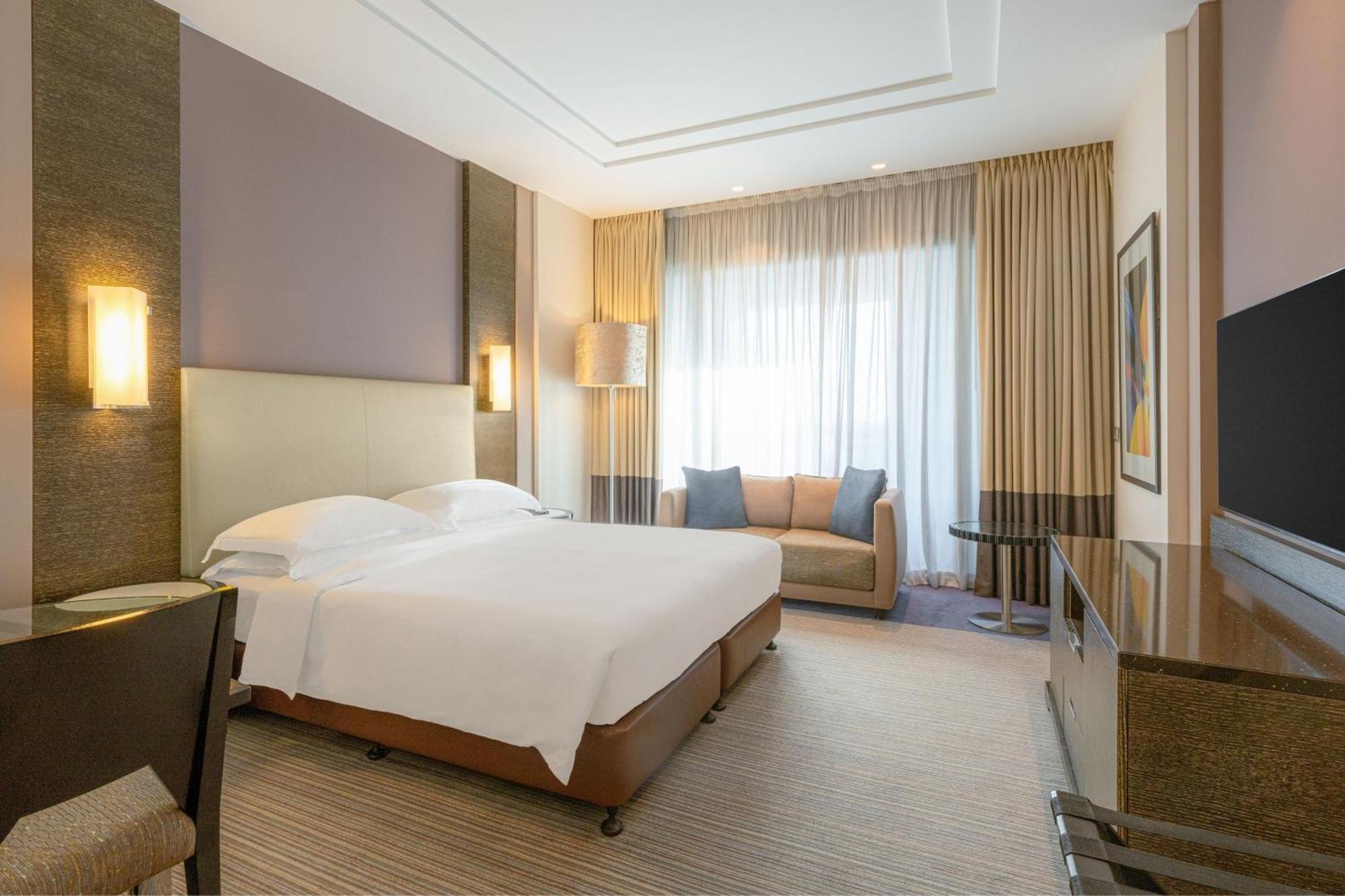 Four Points By Sheraton Al Ain Exteriör bild Deluxe Room