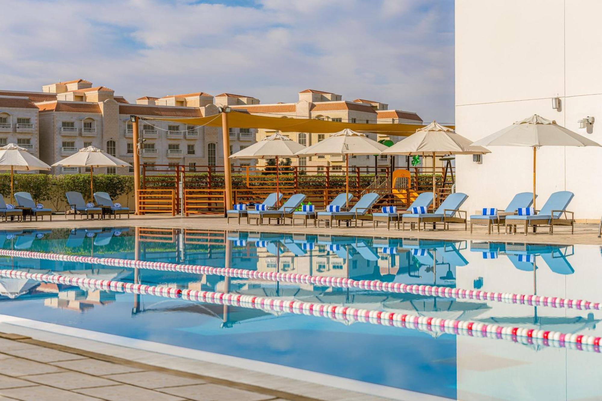 Four Points By Sheraton Al Ain Exteriör bild The pool at the Athens Olympic Aquatic Centre